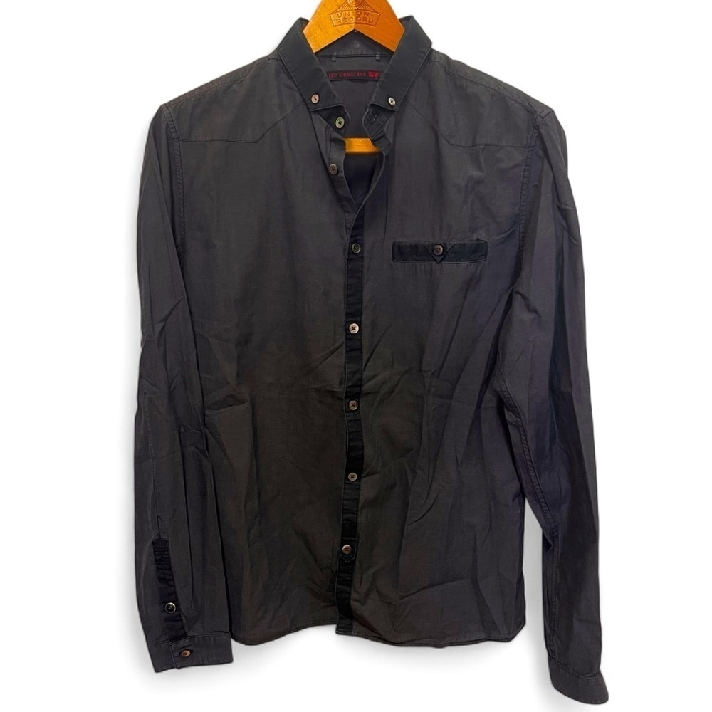 Levi Strauss & Co 100% cotton button down grey & black shirt size medium